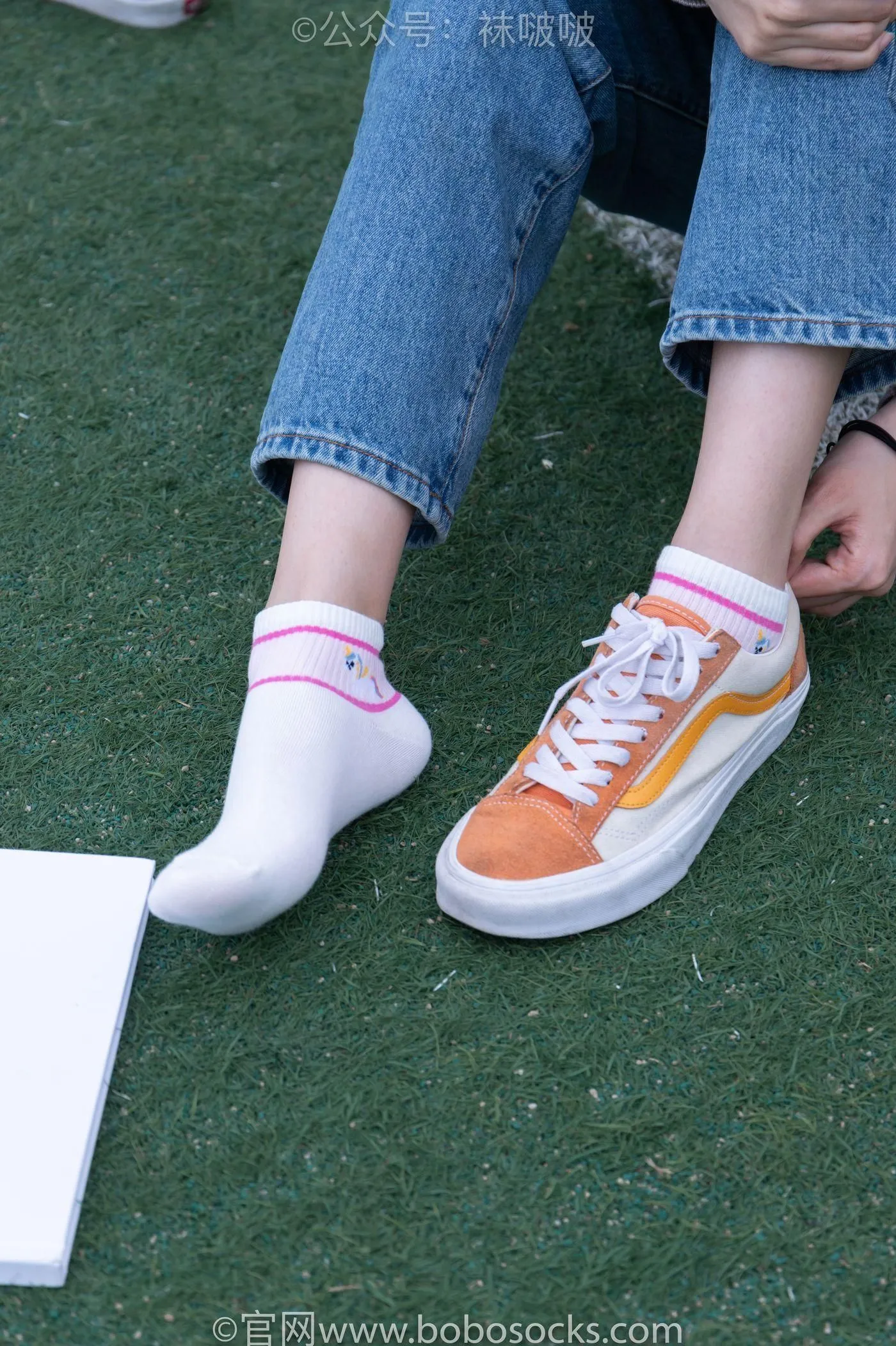 [BoBoSocks袜啵啵]NO.004 泡芙-vans帆布鞋、白棉袜、裸足 [127P]插图1